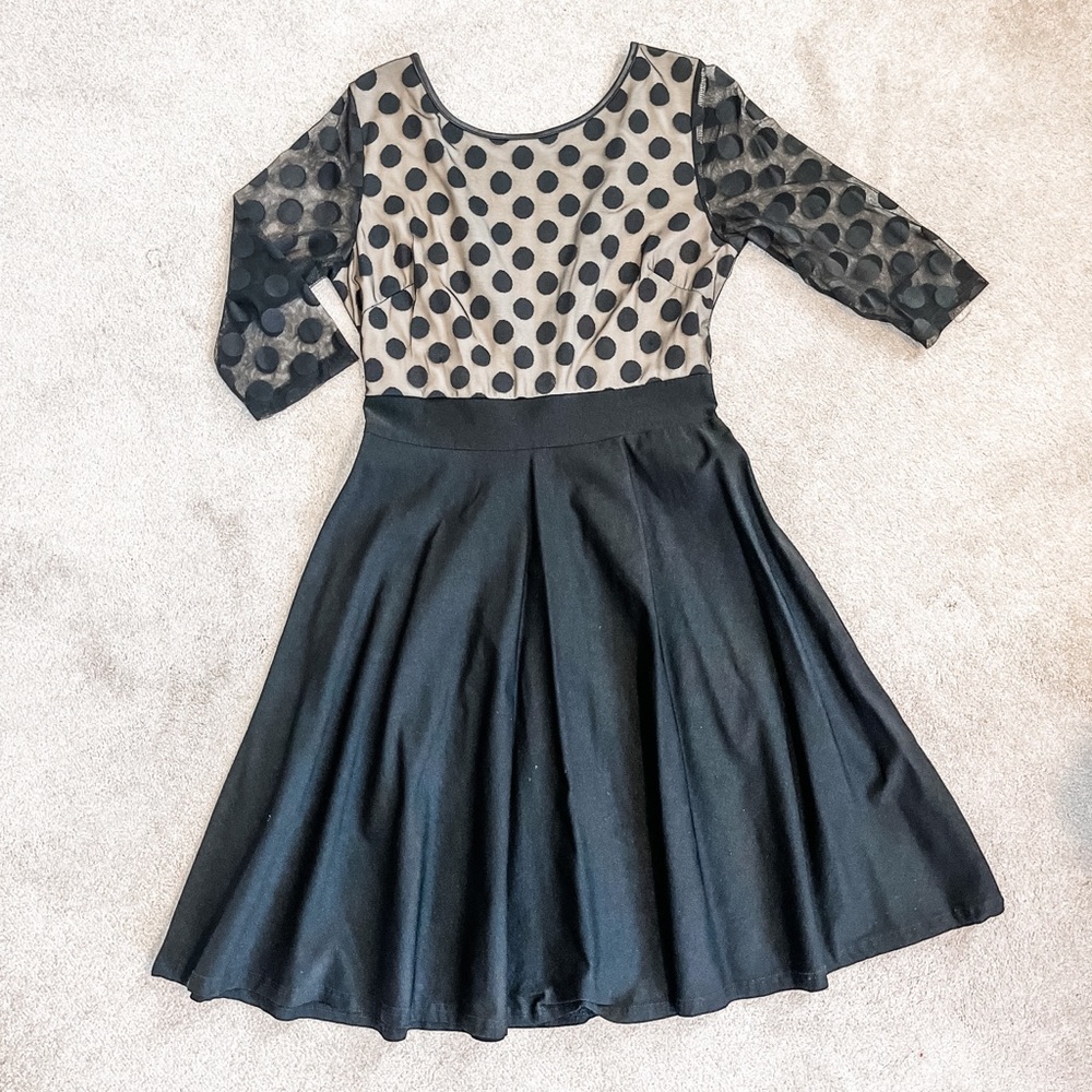 Scoop Neck, Polka Dot Dress - Black - V-neck Back
